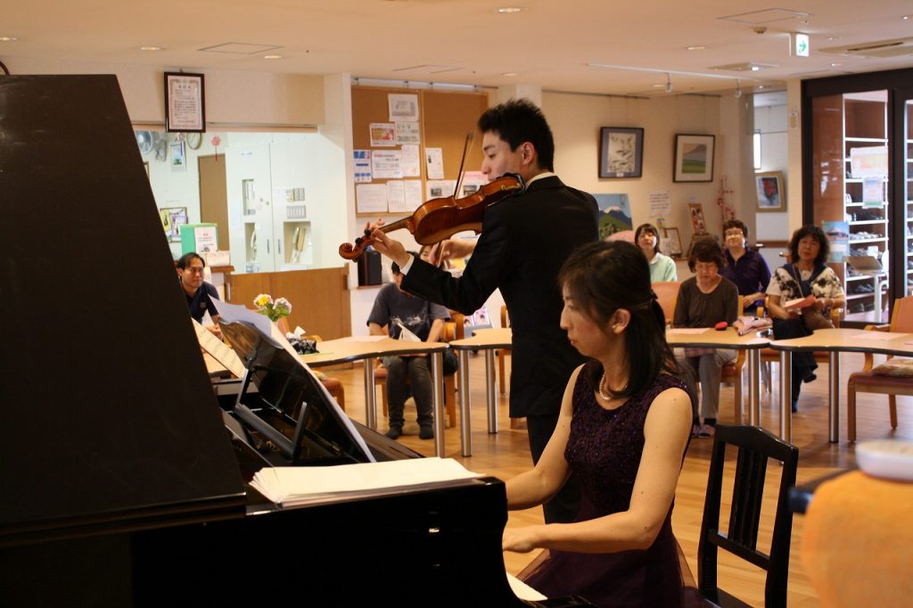 バイオリン、ピアノのコンサート